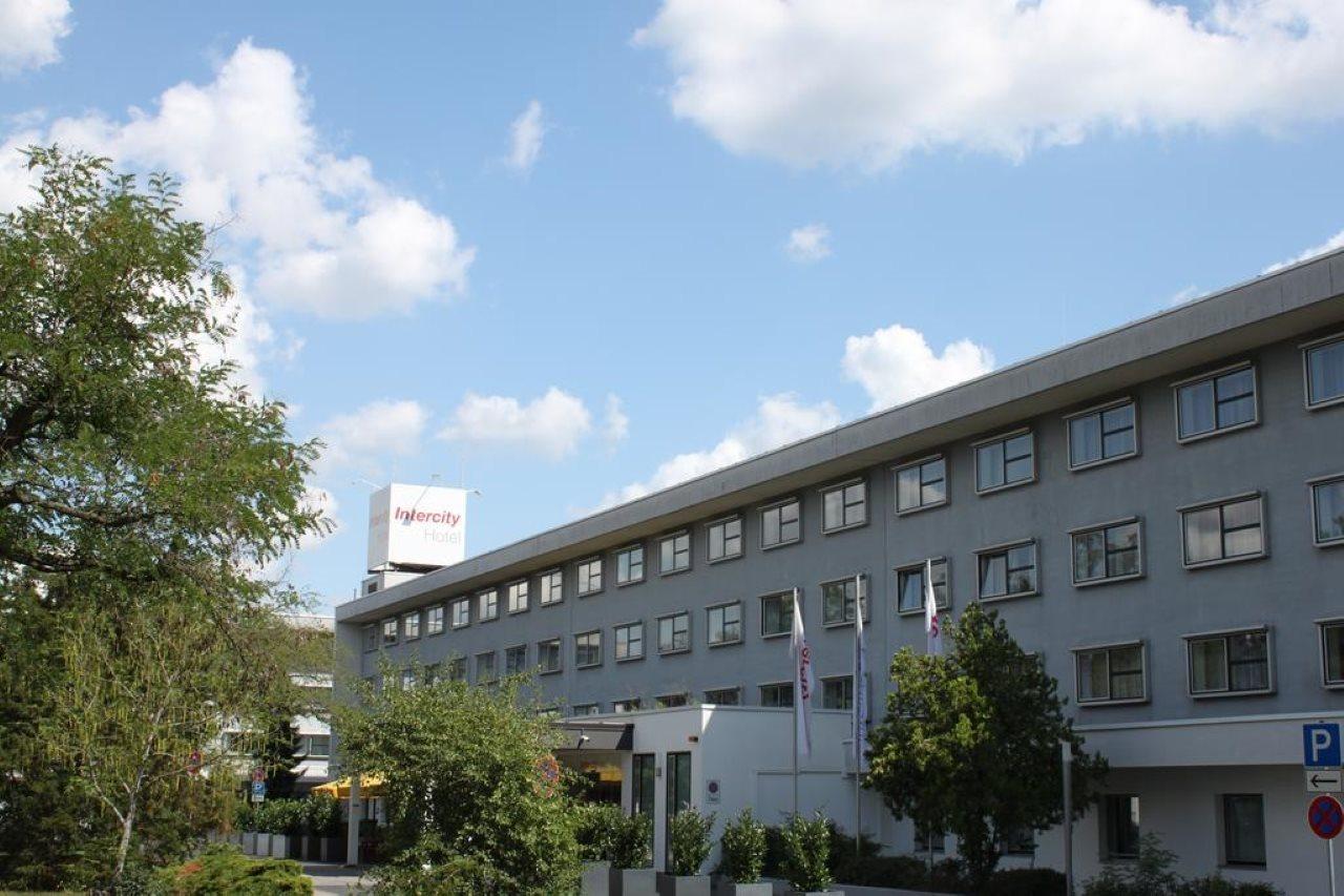 Intercityhotel Frankfurt Airport Франкфурт на Майн Екстериор снимка