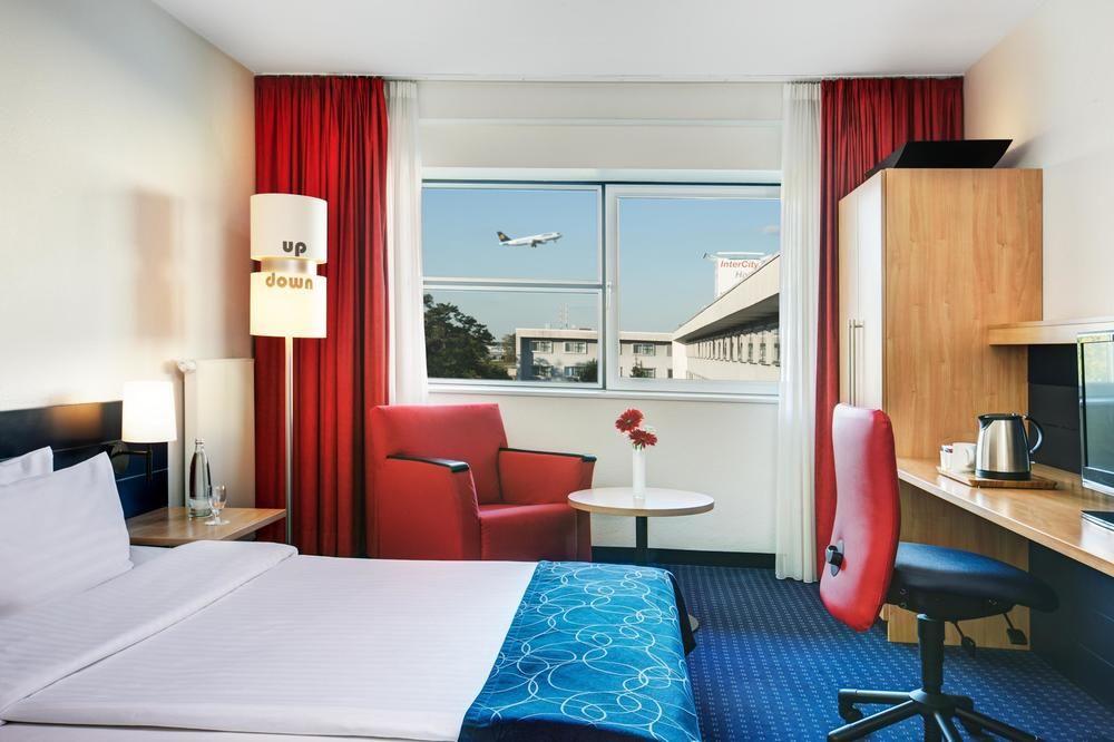 Intercityhotel Frankfurt Airport Франкфурт на Майн Екстериор снимка