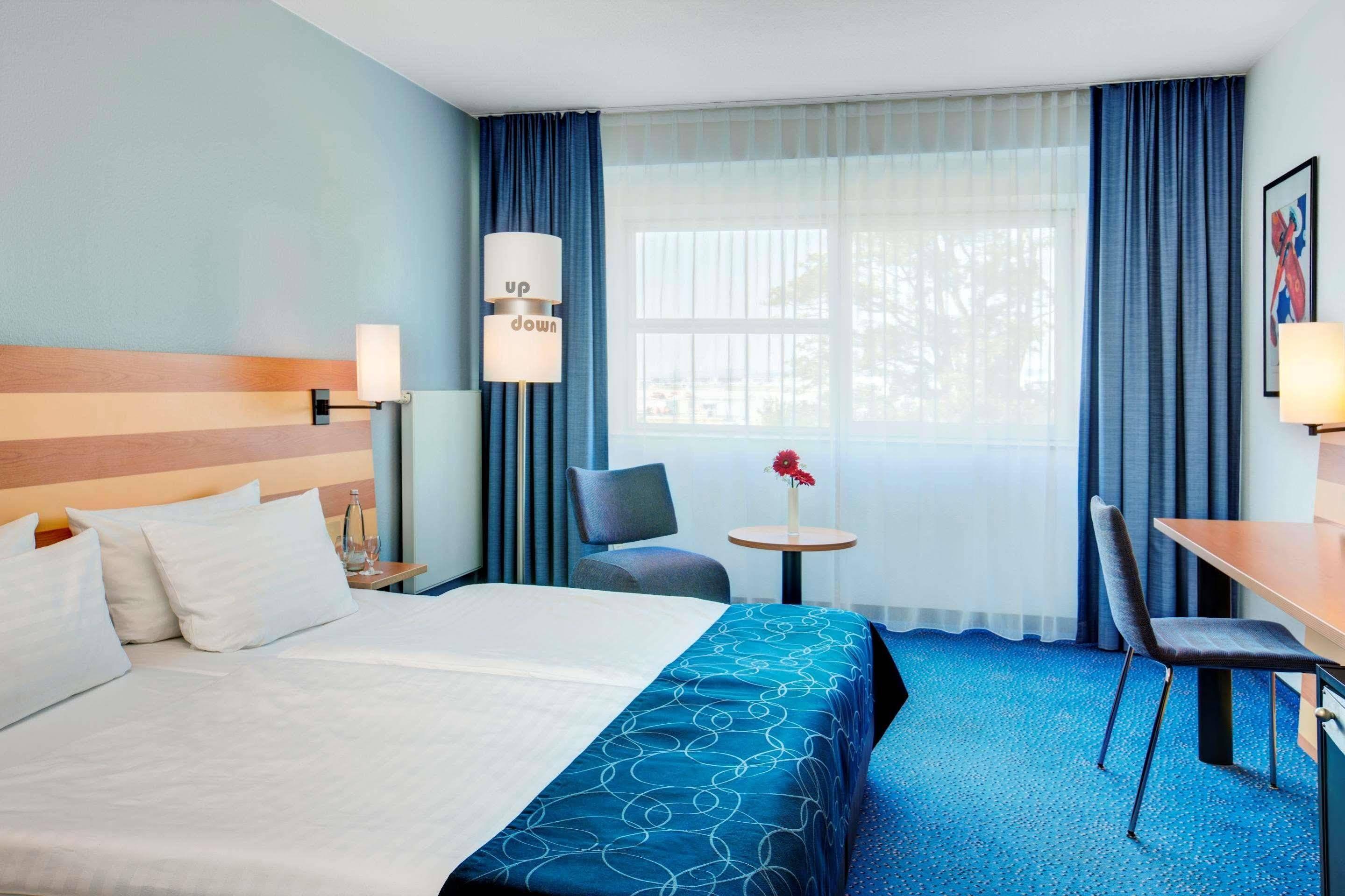Intercityhotel Frankfurt Airport Франкфурт на Майн Екстериор снимка