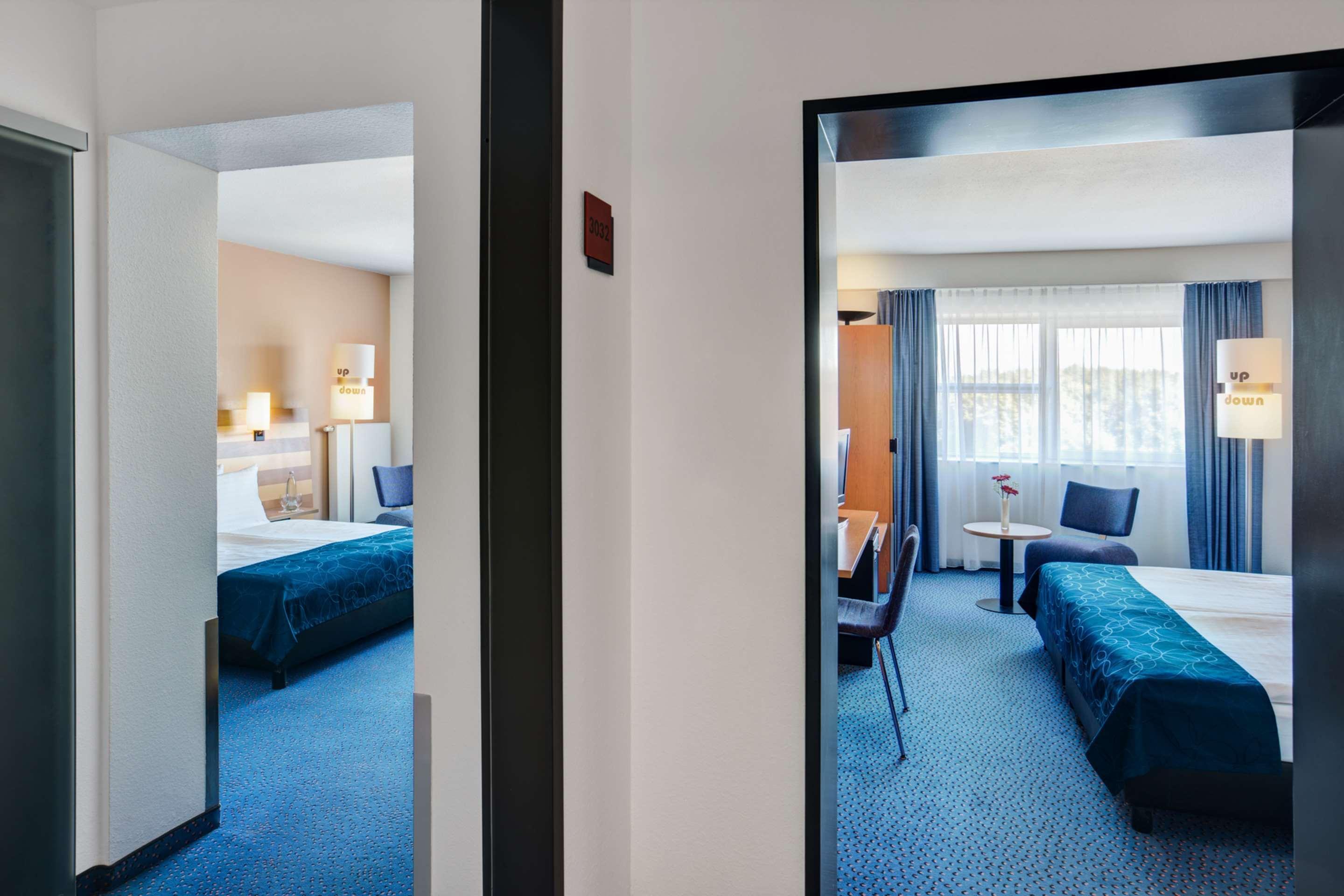 Intercityhotel Frankfurt Airport Франкфурт на Майн Екстериор снимка