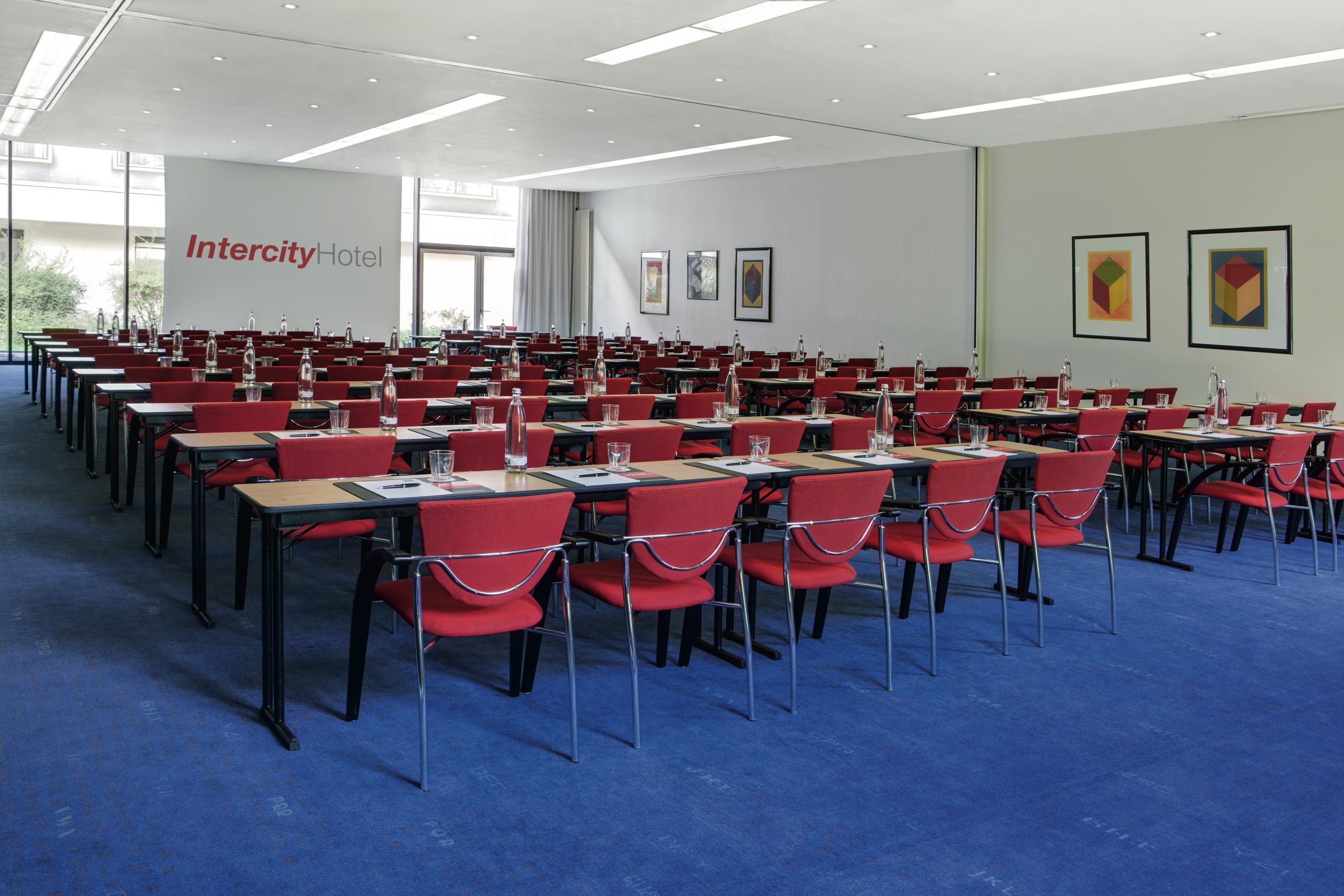 Intercityhotel Frankfurt Airport Франкфурт на Майн Екстериор снимка