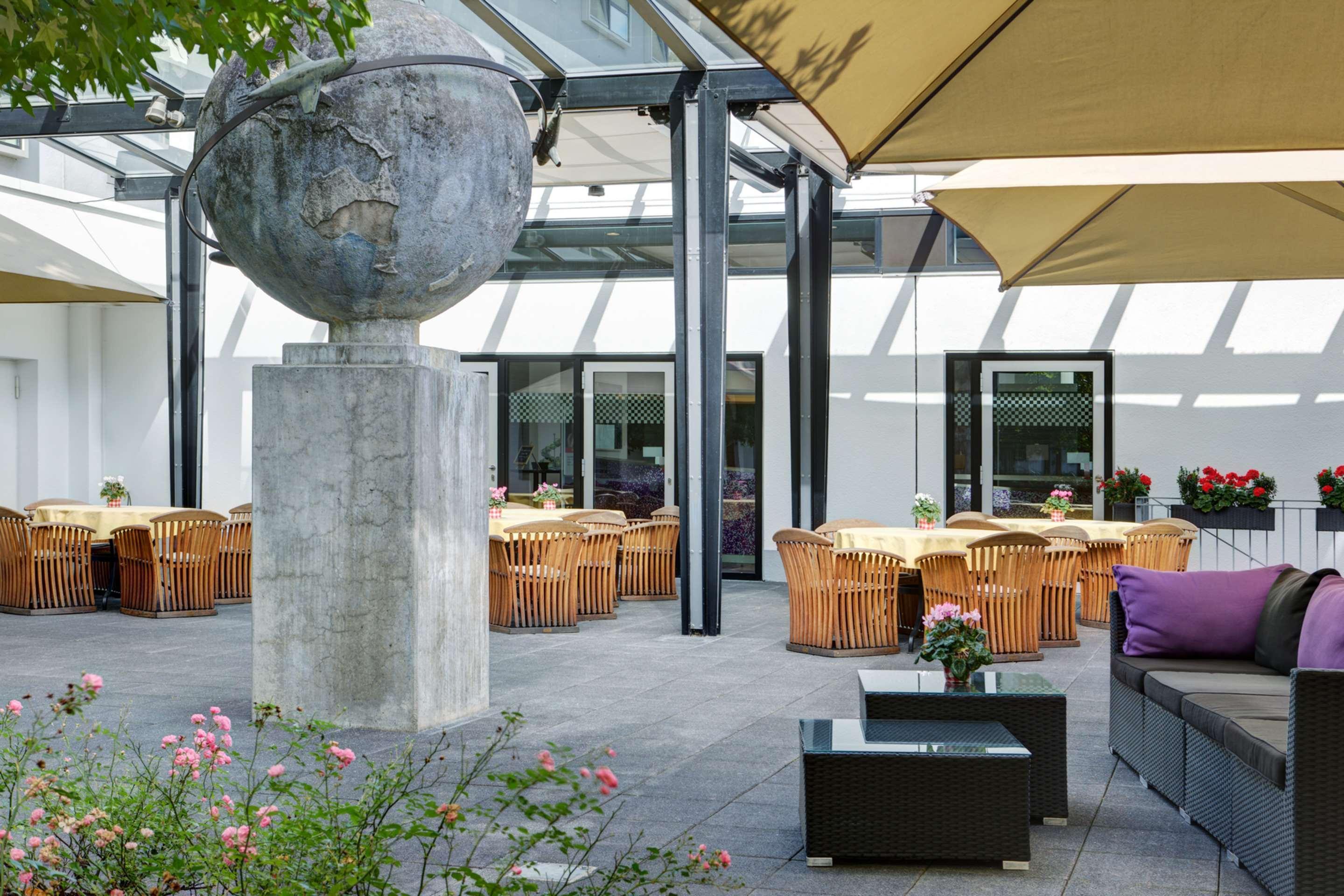 Intercityhotel Frankfurt Airport Франкфурт на Майн Екстериор снимка