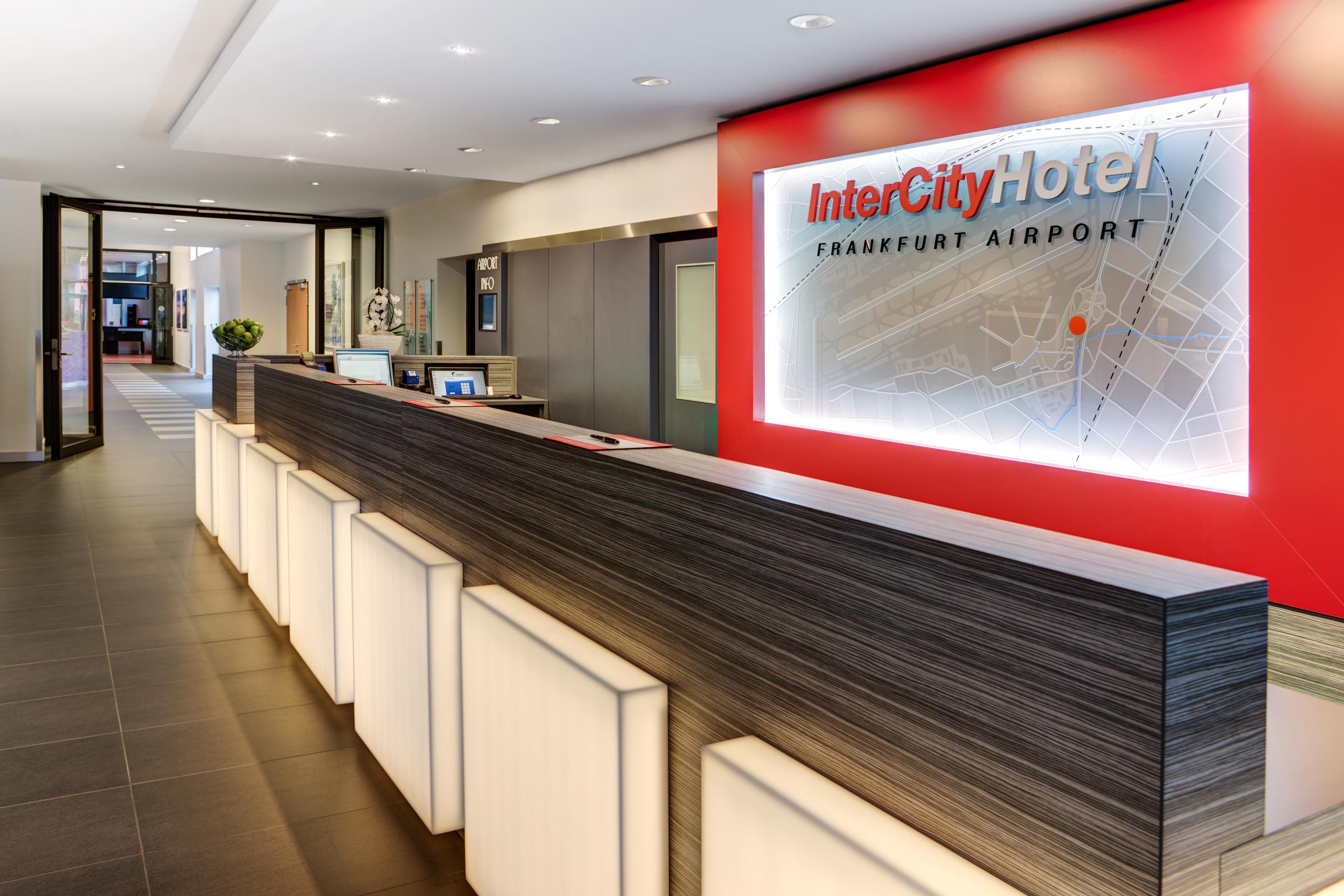 Intercityhotel Frankfurt Airport Франкфурт на Майн Екстериор снимка