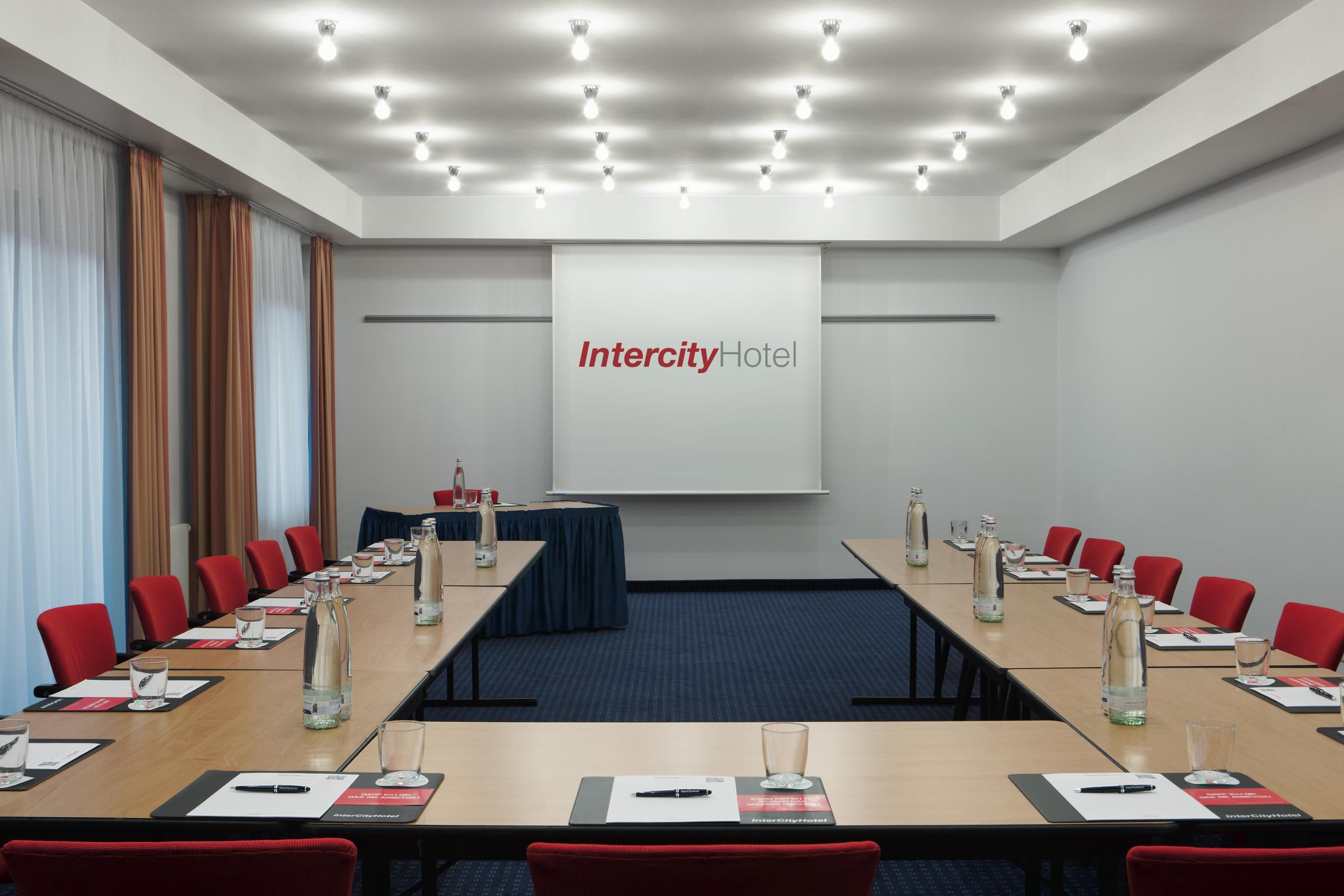 Intercityhotel Frankfurt Airport Франкфурт на Майн Екстериор снимка
