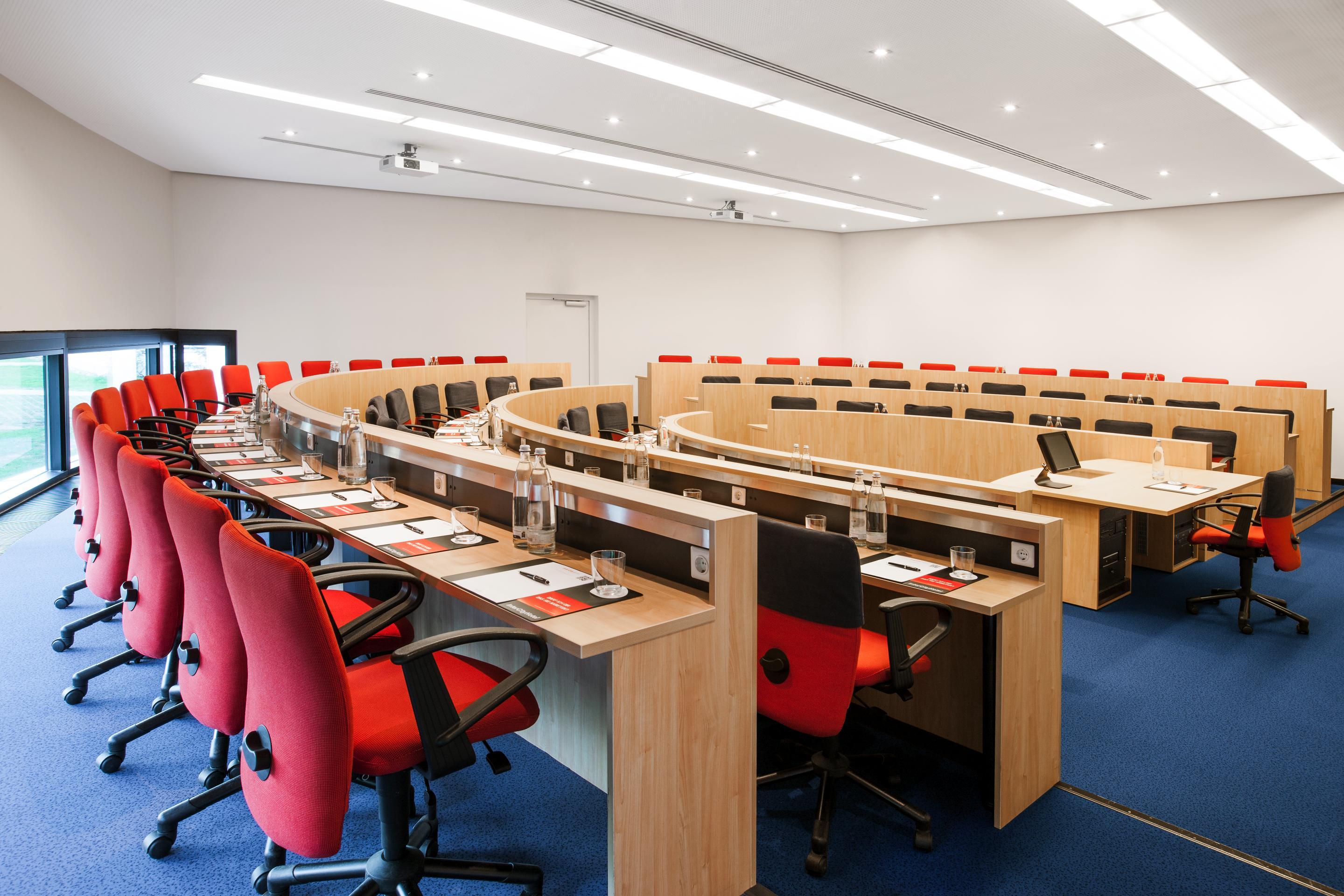 Intercityhotel Frankfurt Airport Франкфурт на Майн Екстериор снимка
