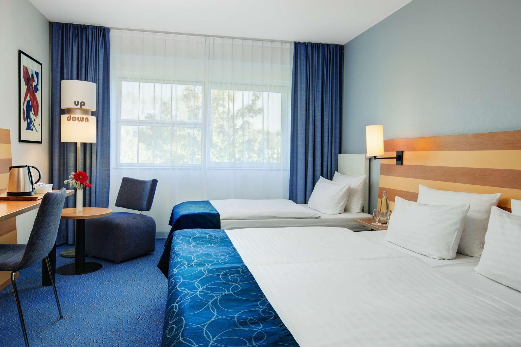 Intercityhotel Frankfurt Airport Франкфурт на Майн Екстериор снимка