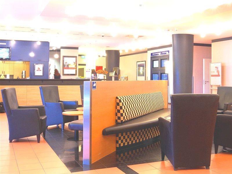 Intercityhotel Frankfurt Airport Франкфурт на Майн Екстериор снимка