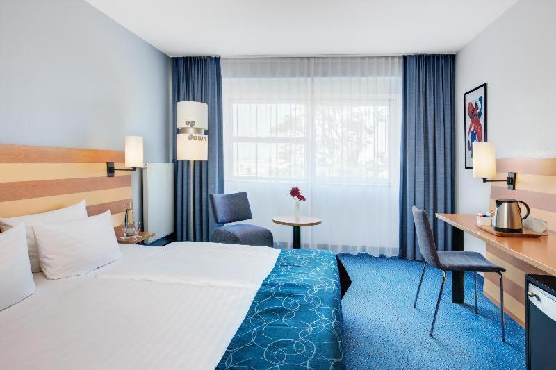 Intercityhotel Frankfurt Airport Франкфурт на Майн Стая снимка