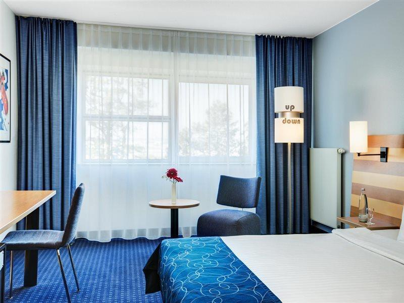 Intercityhotel Frankfurt Airport Франкфурт на Майн Екстериор снимка