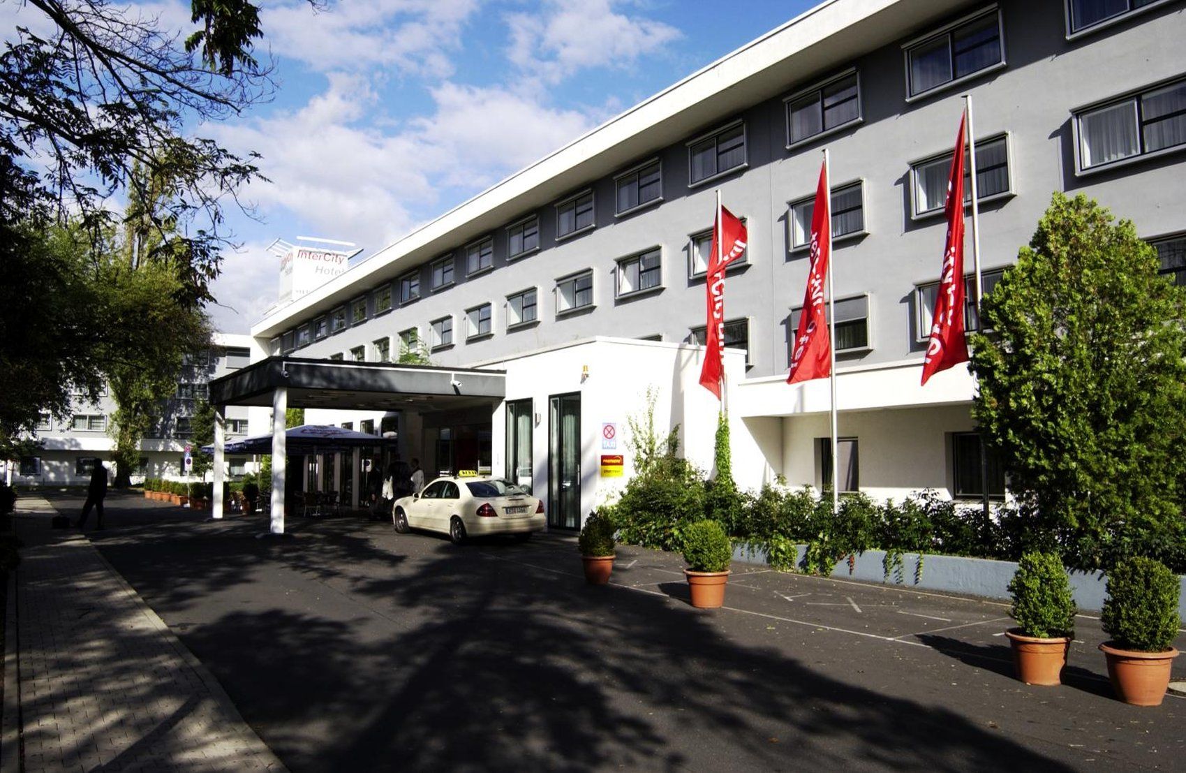 Intercityhotel Frankfurt Airport Франкфурт на Майн Екстериор снимка