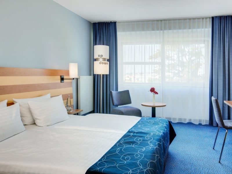 Intercityhotel Frankfurt Airport Франкфурт на Майн Екстериор снимка