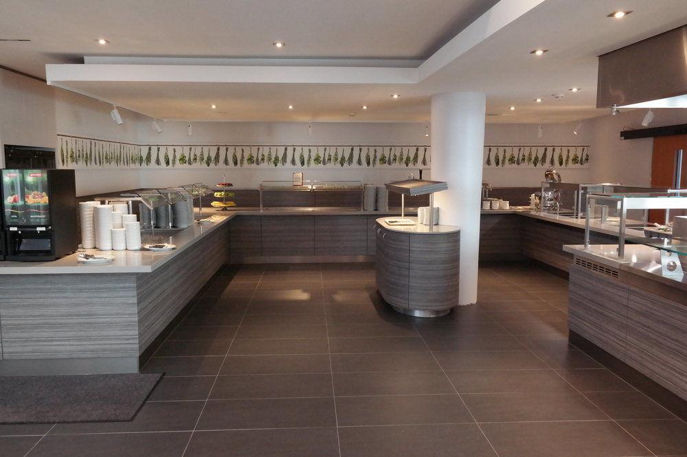 Intercityhotel Frankfurt Airport Франкфурт на Майн Екстериор снимка
