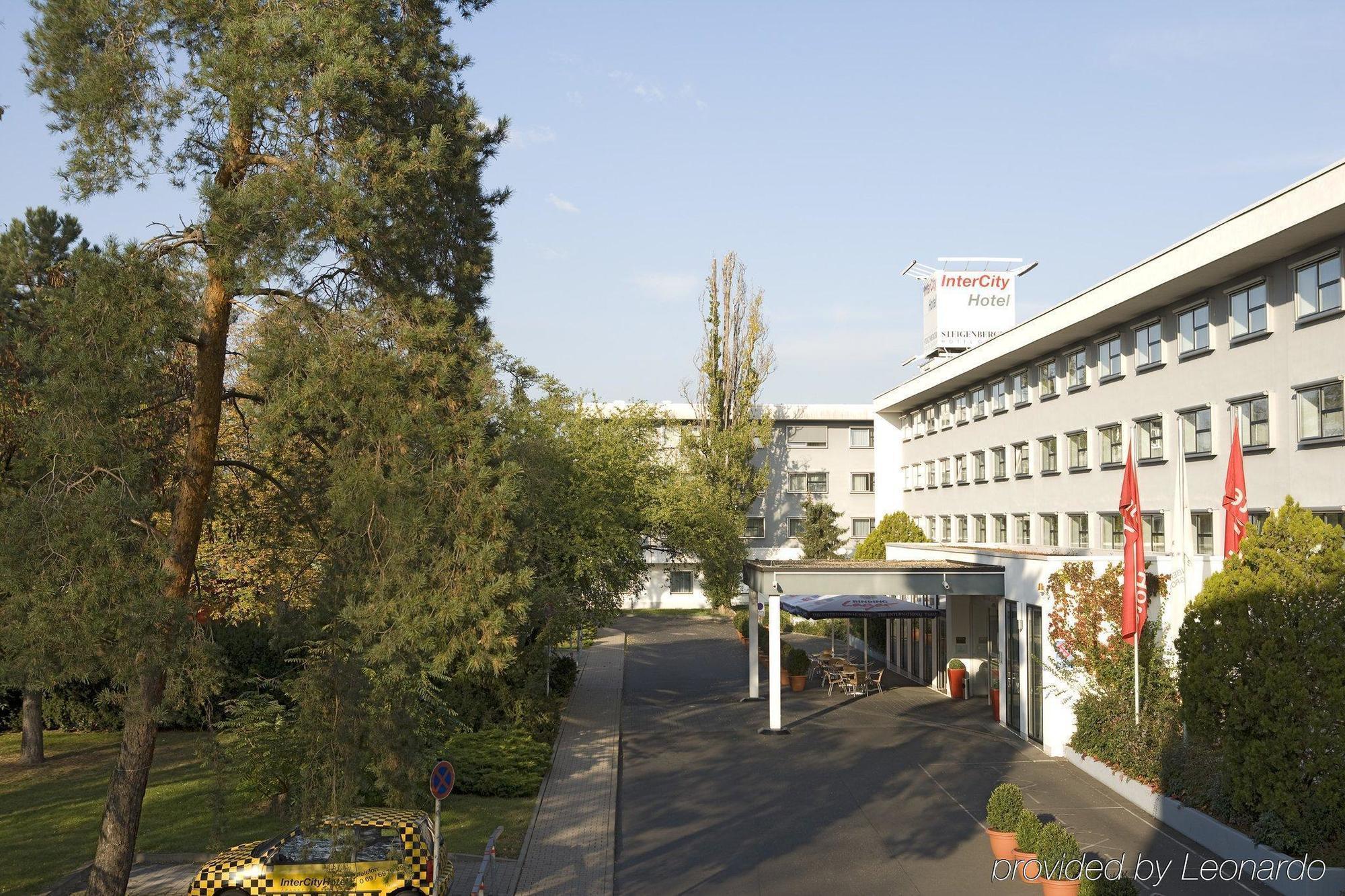 Intercityhotel Frankfurt Airport Франкфурт на Майн Екстериор снимка