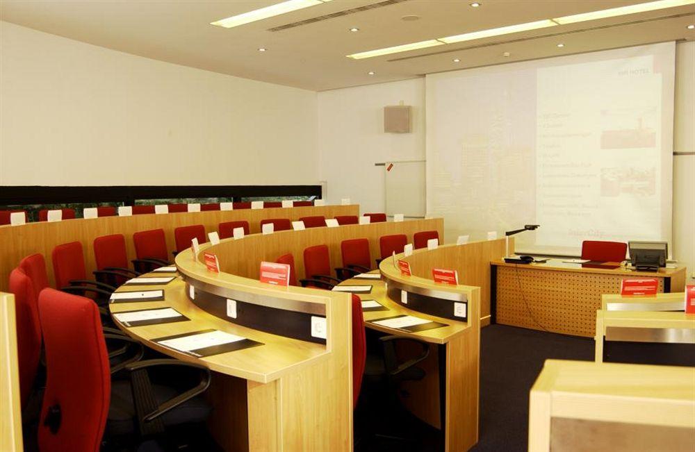 Intercityhotel Frankfurt Airport Франкфурт на Майн Екстериор снимка