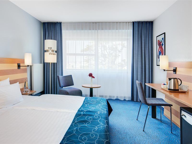 Intercityhotel Frankfurt Airport Франкфурт на Майн Екстериор снимка