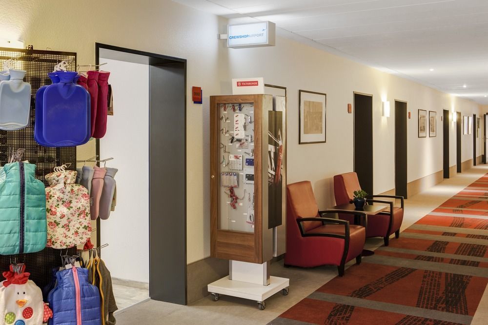 Intercityhotel Frankfurt Airport Франкфурт на Майн Екстериор снимка