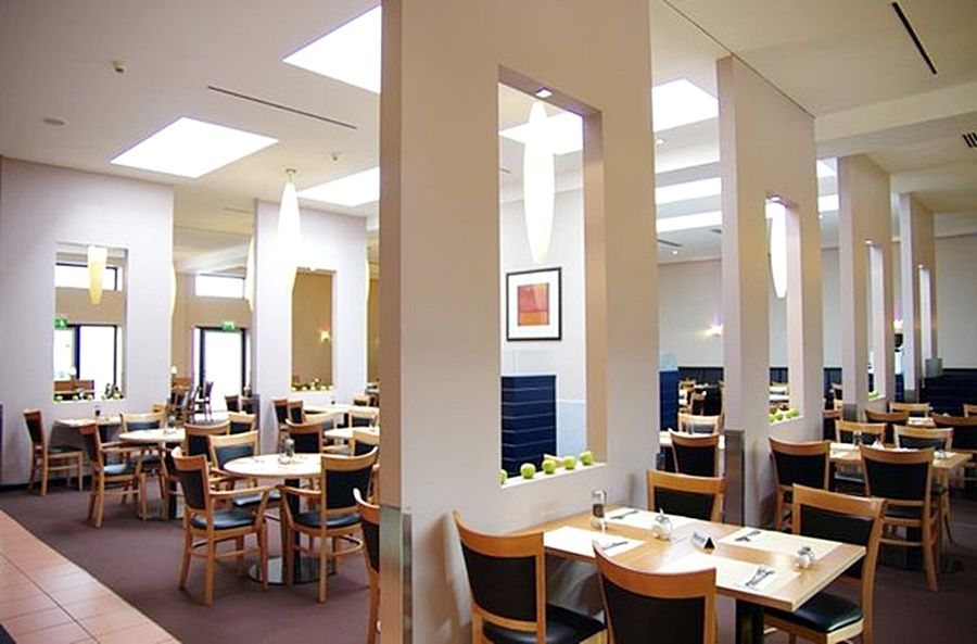 Intercityhotel Frankfurt Airport Франкфурт на Майн Екстериор снимка