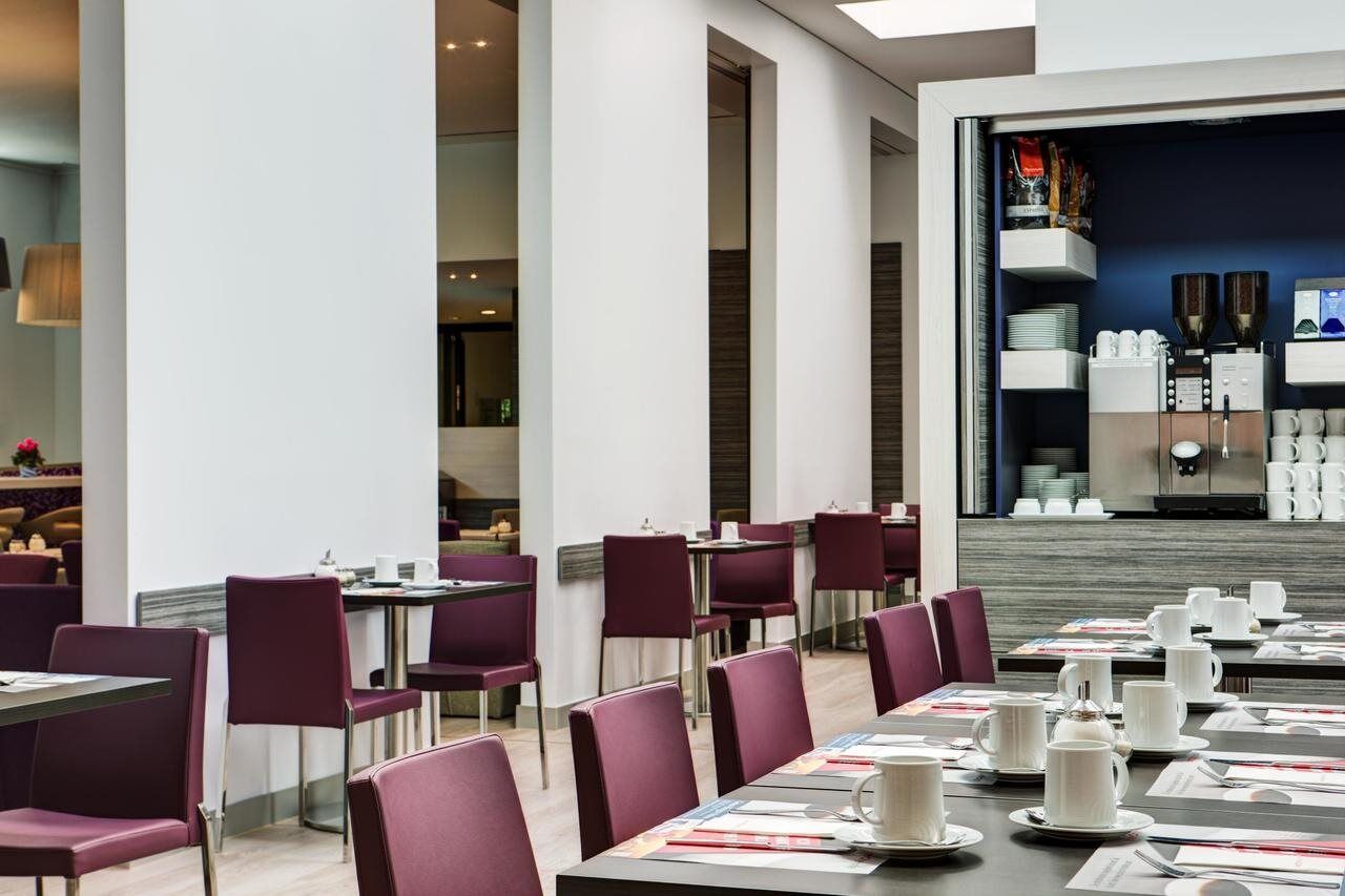 Intercityhotel Frankfurt Airport Франкфурт на Майн Екстериор снимка